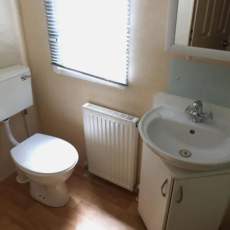 Cozy Caravan In Quiet Area Near - Caravan Brook Camping