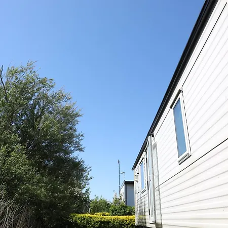 Cozy Caravan In Quiet Area Near - Caravan Brook De Haan