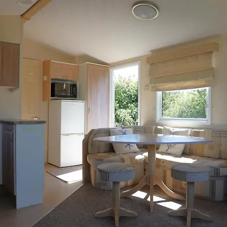 Cozy Caravan In Quiet Area Near - Caravan Brook *