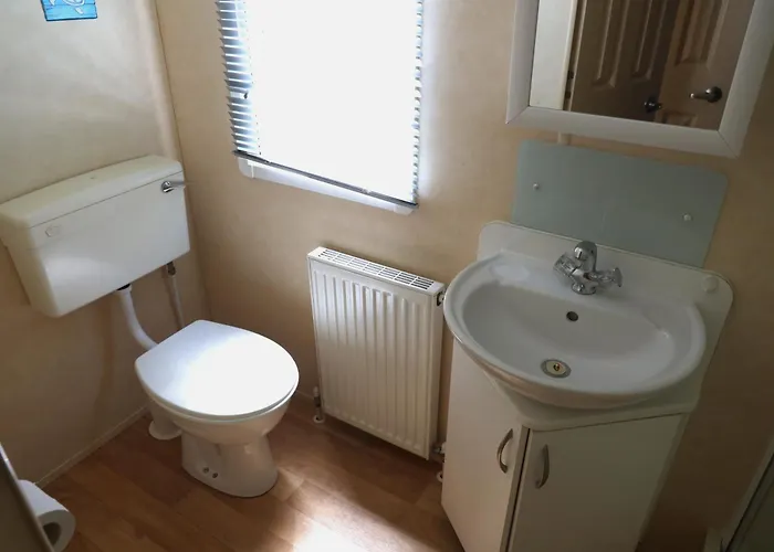 Cozy Caravan In Quiet Area Near - Caravan Brook Camping