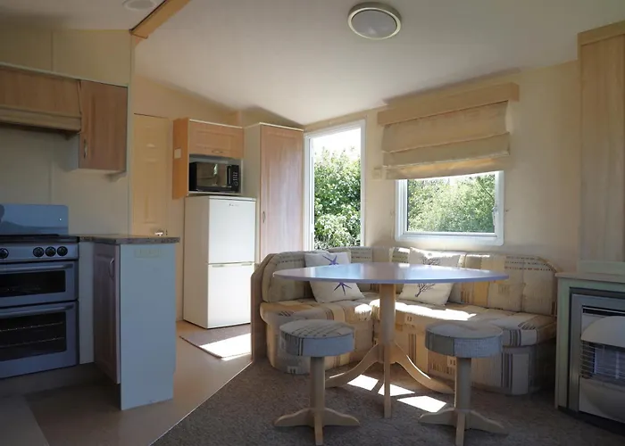 Cozy Caravan In Quiet Area Near - Caravan Brook *